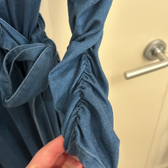 Crās Chambray Wrap Dress - Picture 4 of 6